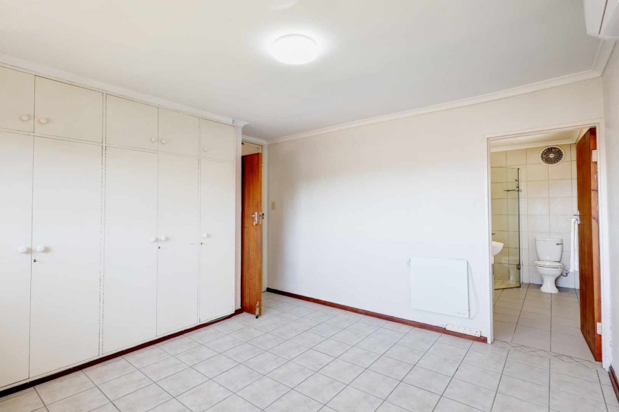 To Let 3 Bedroom Property for Rent in Loevenstein Western Cape